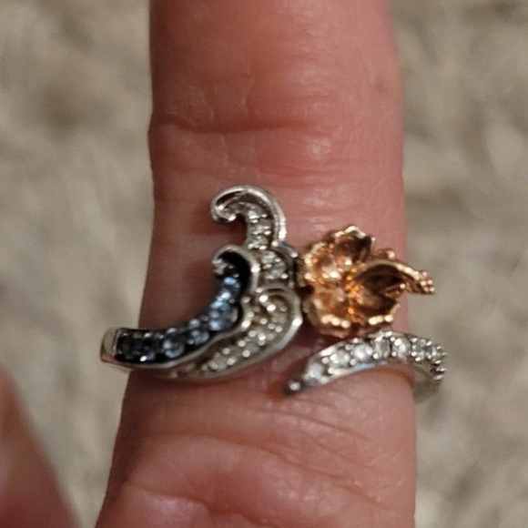 Moana Ring / Disney Treasures / Kay Jewlers / NWT / Size 7 - Picture 2 of 7